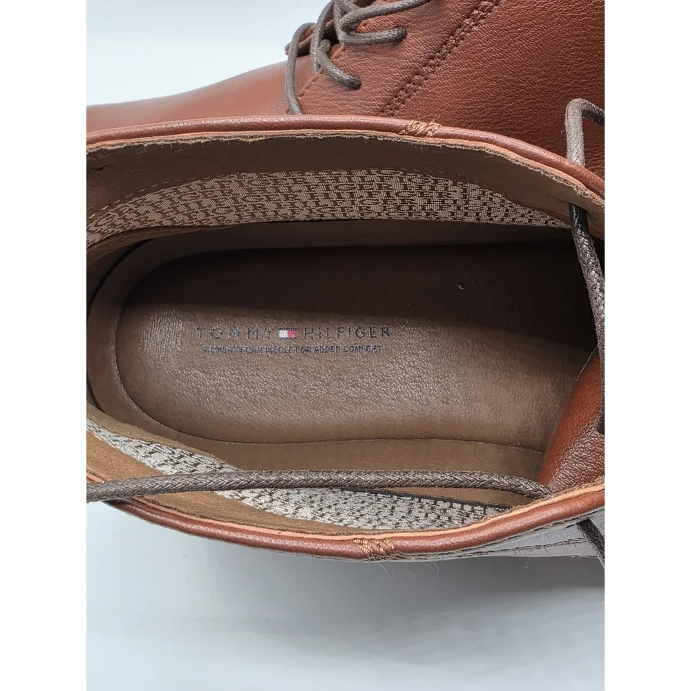 Tommy Hilfiger Bage men's brown chukka boots Size 8.5‎ MED